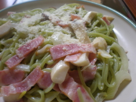 牛乳とチーズで簡単★クリームパスタ