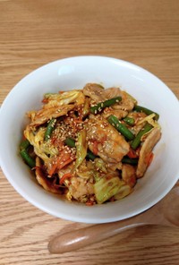 韓国風豚肉と野菜の炒め丼
