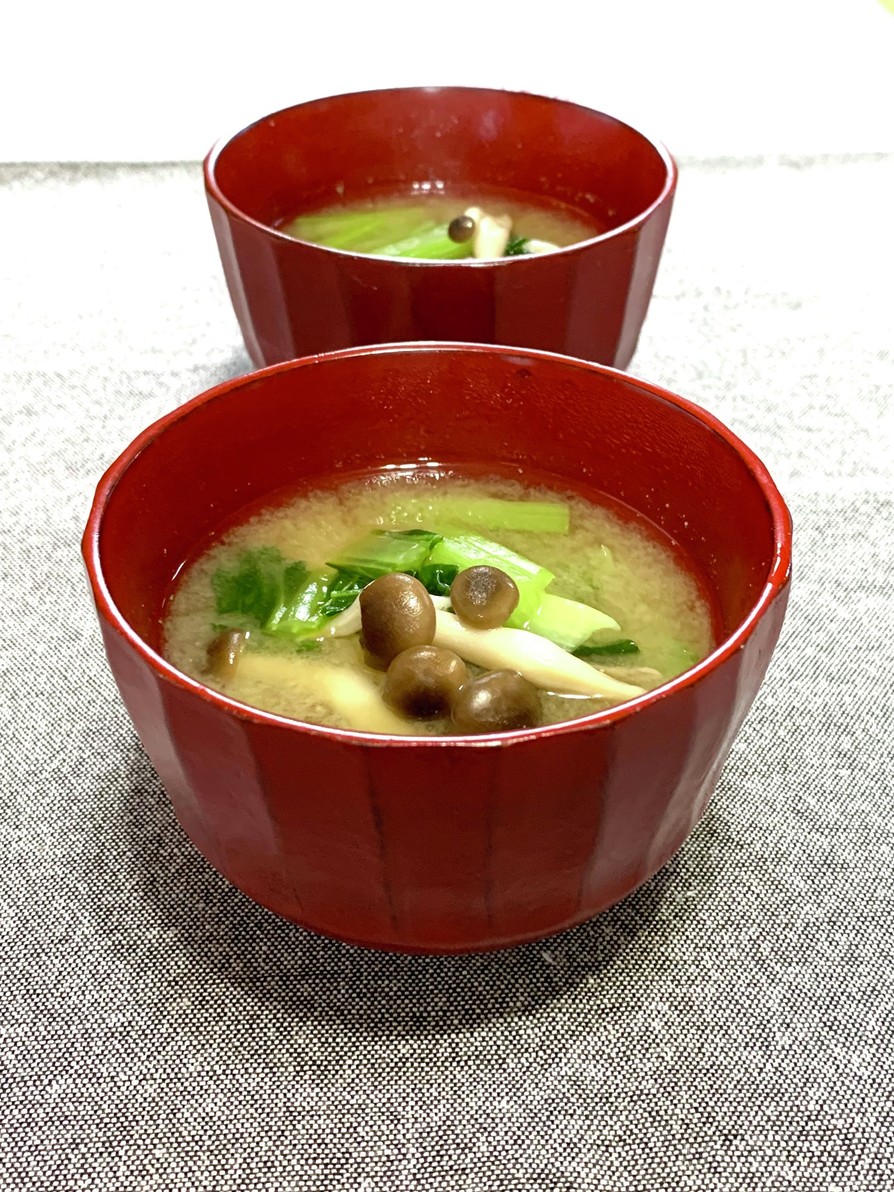 小松菜としめじのお味噌汁の画像