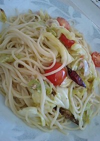 キャベツ・ツナ・トマトのペペロンチーノ