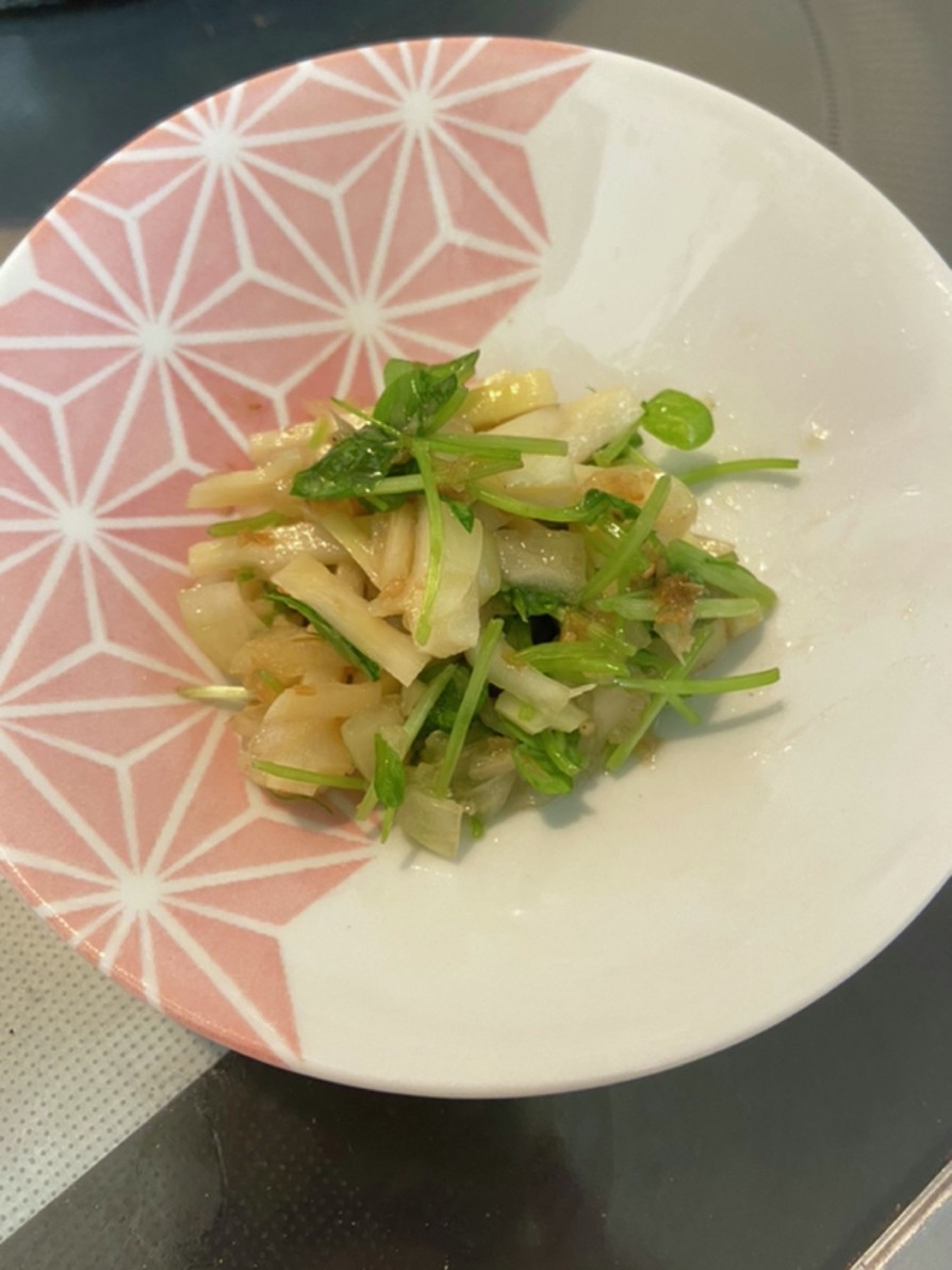 豆苗と筍と新玉ねぎの簡単旬サラダの画像