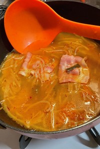 【食べるラー油で】酸っぱ辛いスープ