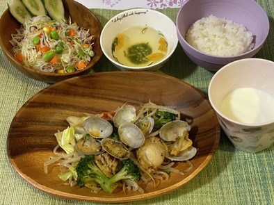 帆立貝と浅蜊の炒めものの写真