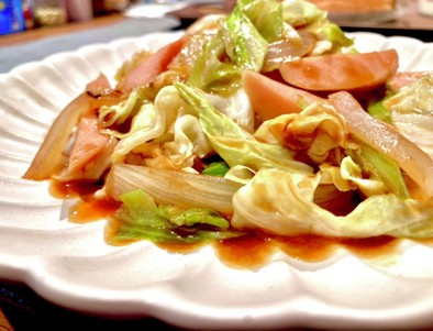キャベツと魚肉ソーセージで回鍋肉風炒め♡の写真