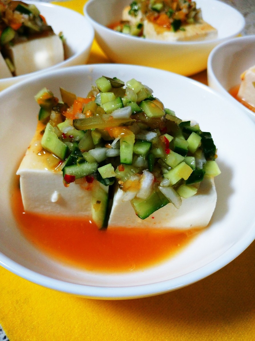 サルサソースで食べる崩し豆腐の画像