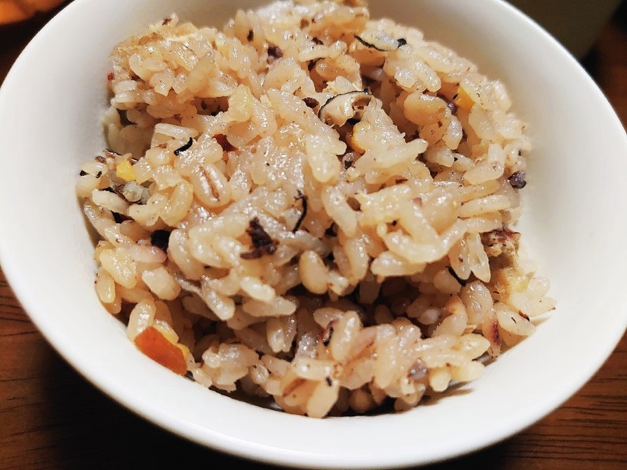 雑穀米の炊き込みごはんの画像