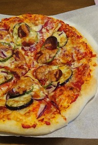 ナスとピーマンの夏野菜ピザ 