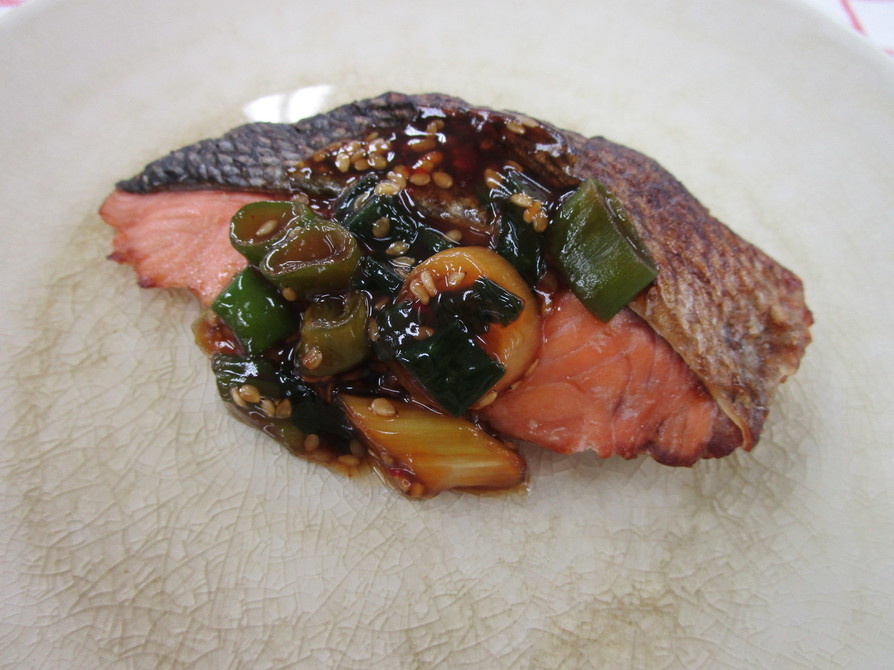 サケのピリ辛ごま焼き★神戸市学校給食の画像