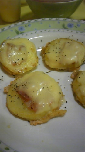 じゃがいものベーコンチーズ