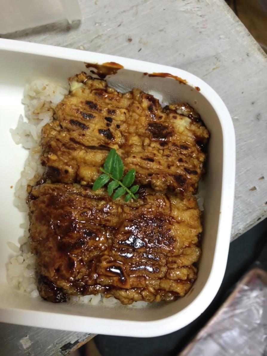 鰻なの？はんぺん鰻丼の画像