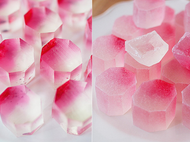 琥珀糖☆きらきらピンク色の砂糖菓子☆