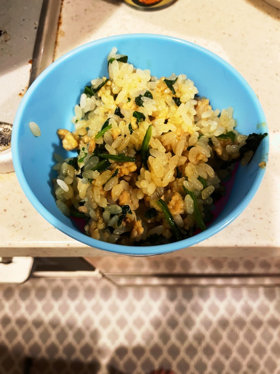 スパイシーなキヌアとほうれん草のプラオ（ピラフ）のレシピ