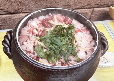 土鍋でタコ飯の写真