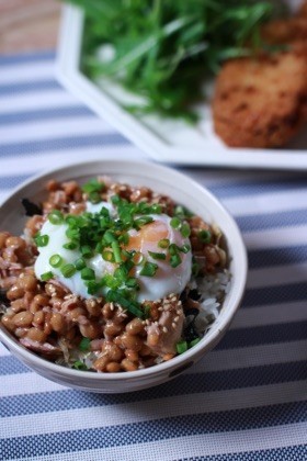 缶詰を混ぜるだけ いつもの 納豆ご飯 が贅沢丼になる