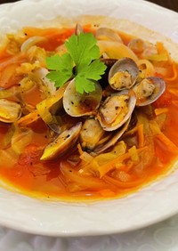 魚介の旨味♡あさりと春野菜のトマトスープ