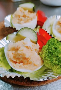 鮭フレークのポテトサラダ☆卵カップサラダ