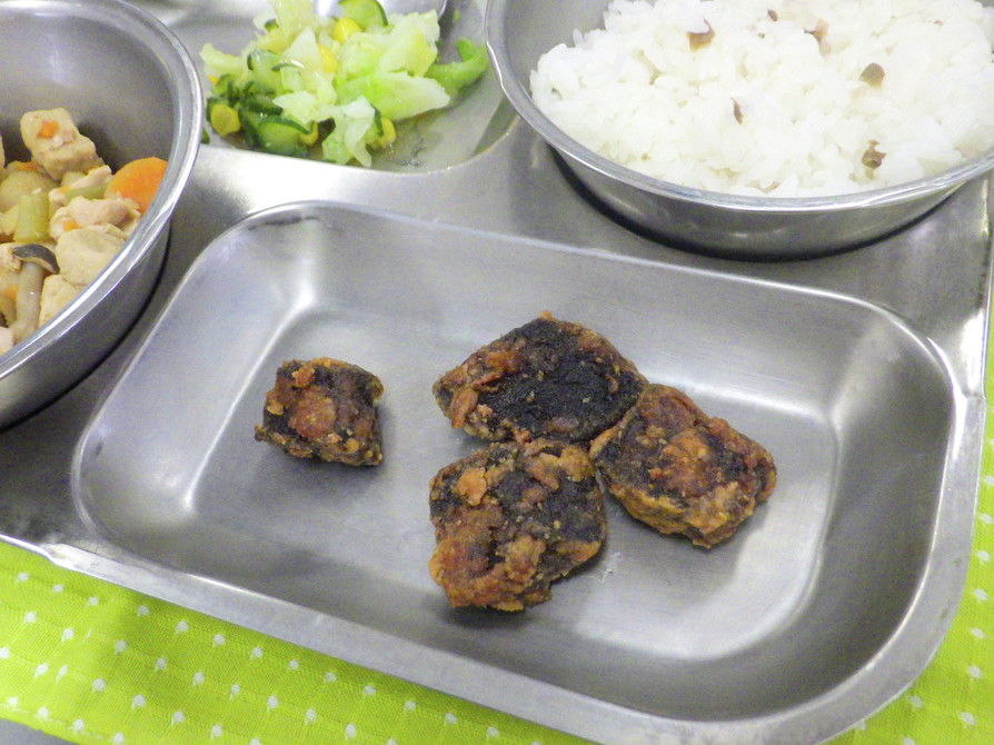 鯨の竜田揚げ　河内長野市学校給食の画像