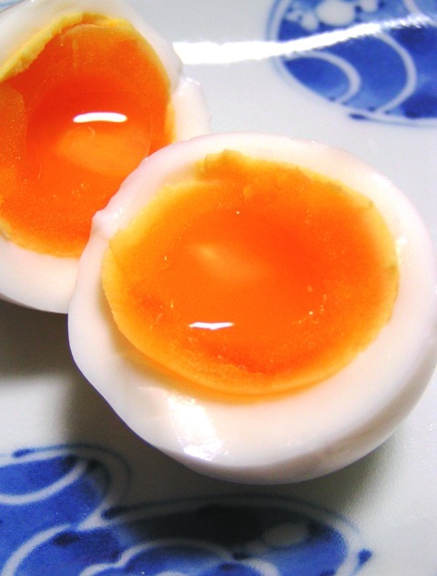 駅で売ってる塩味の卵の画像
