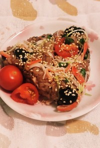 赤飯おにぎり→黒豆+カニ蒲+貝割れ大根入