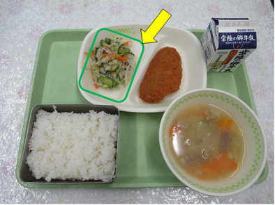 【学校給食】キャベツの減塩ゆかり和えの写真