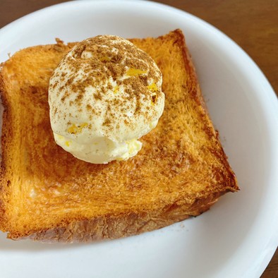 アイスのせ☆デニッシュ食パンの写真