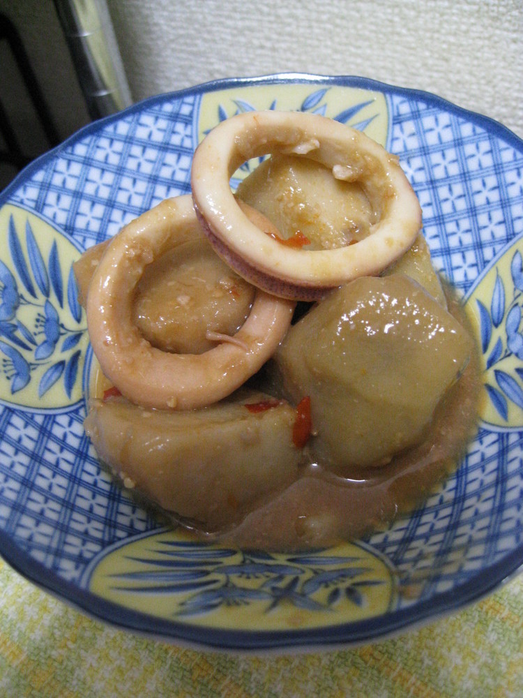 里芋とイカの中華風ピリカラ味噌煮の画像