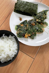 ヨモギとサバの味噌煮缶の焼き天ぷら