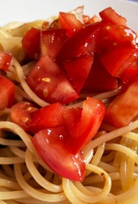 バルサミコ酢トマトのせペペロンチーノ