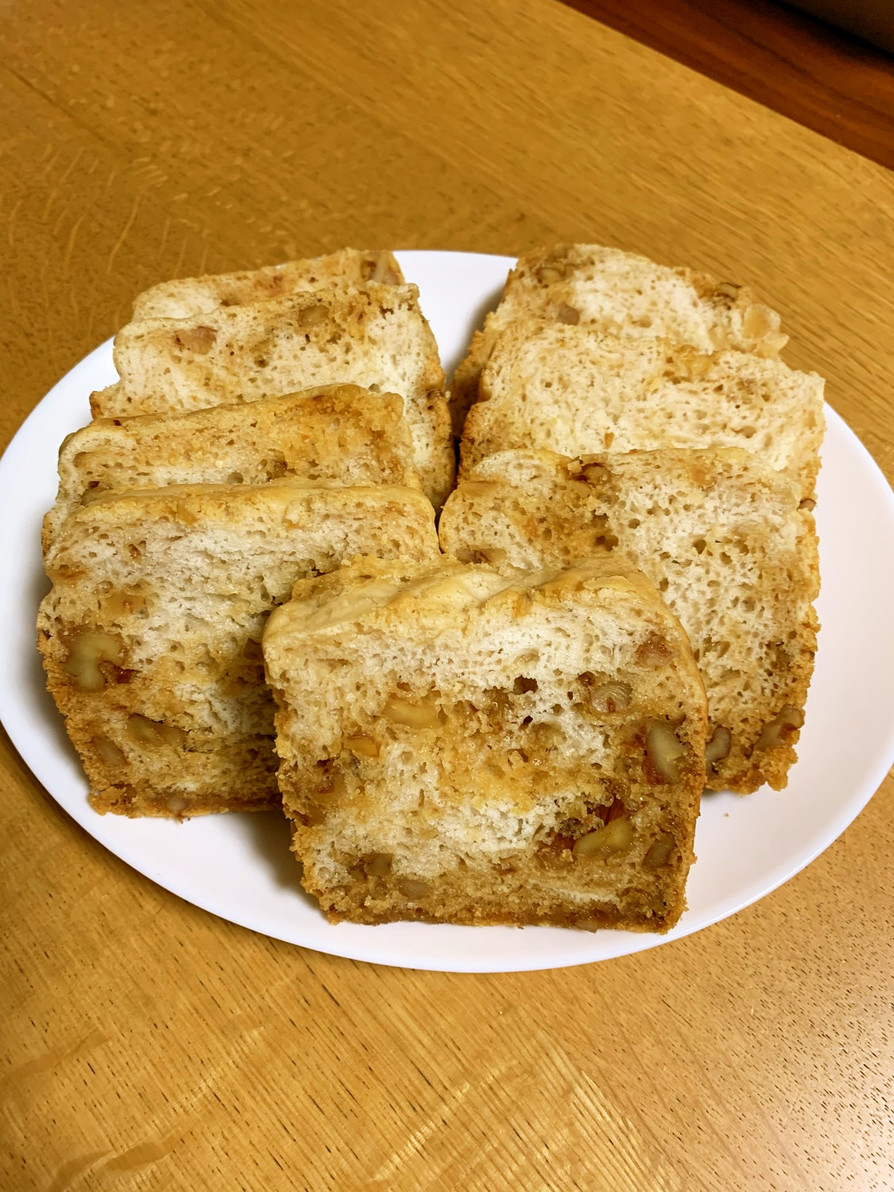 胡桃とキャラメルの米粉食パンの画像
