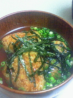 冷凍焼きおにぎりでお茶漬け♪