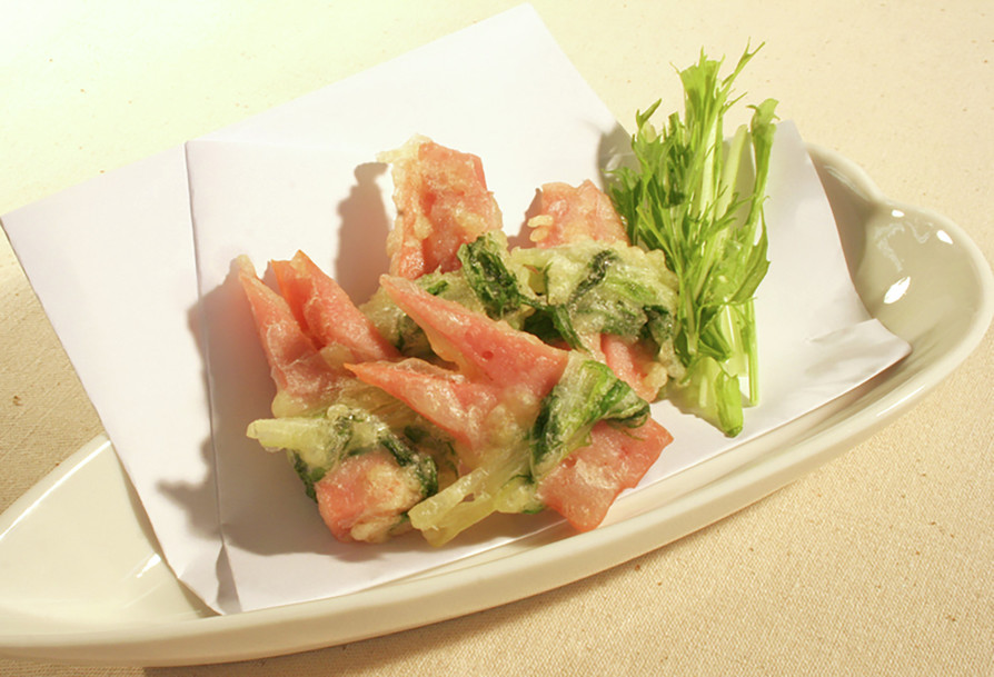 魚肉ソーセージと水菜の天ぷらの画像