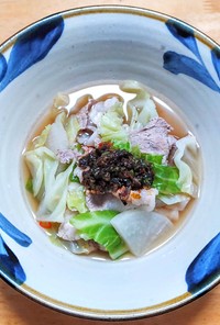 豚バラ薄切り肉と野菜のピリ辛中華スープ