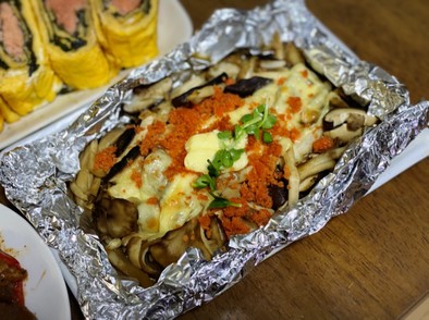 鮭フレークのキノコとチーズホイル焼きの写真