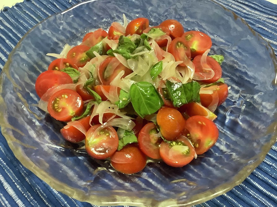 ミニトマトとバジルのスイートサラダの画像
