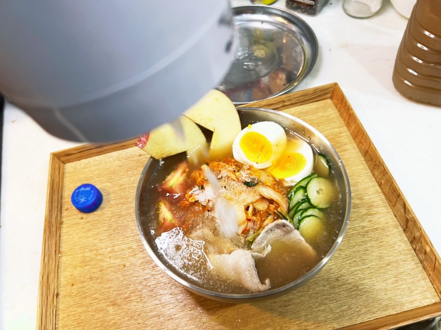 自宅でぶっかけかき氷の冷しゃぶ韓国冷麺の画像