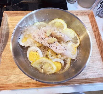 サラダチキンと塩レモンピクルスで盛岡冷麺の写真
