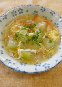 冬瓜とカニカマの中華スープ