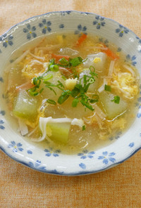 冬瓜とカニカマの中華スープ