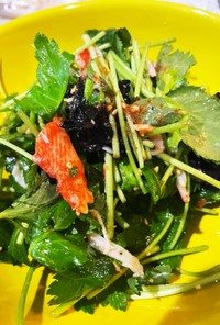 三つ葉のやみつきカニカマ梅肉海苔サラダ