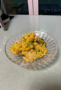 黄色いジャガイモサラダ
