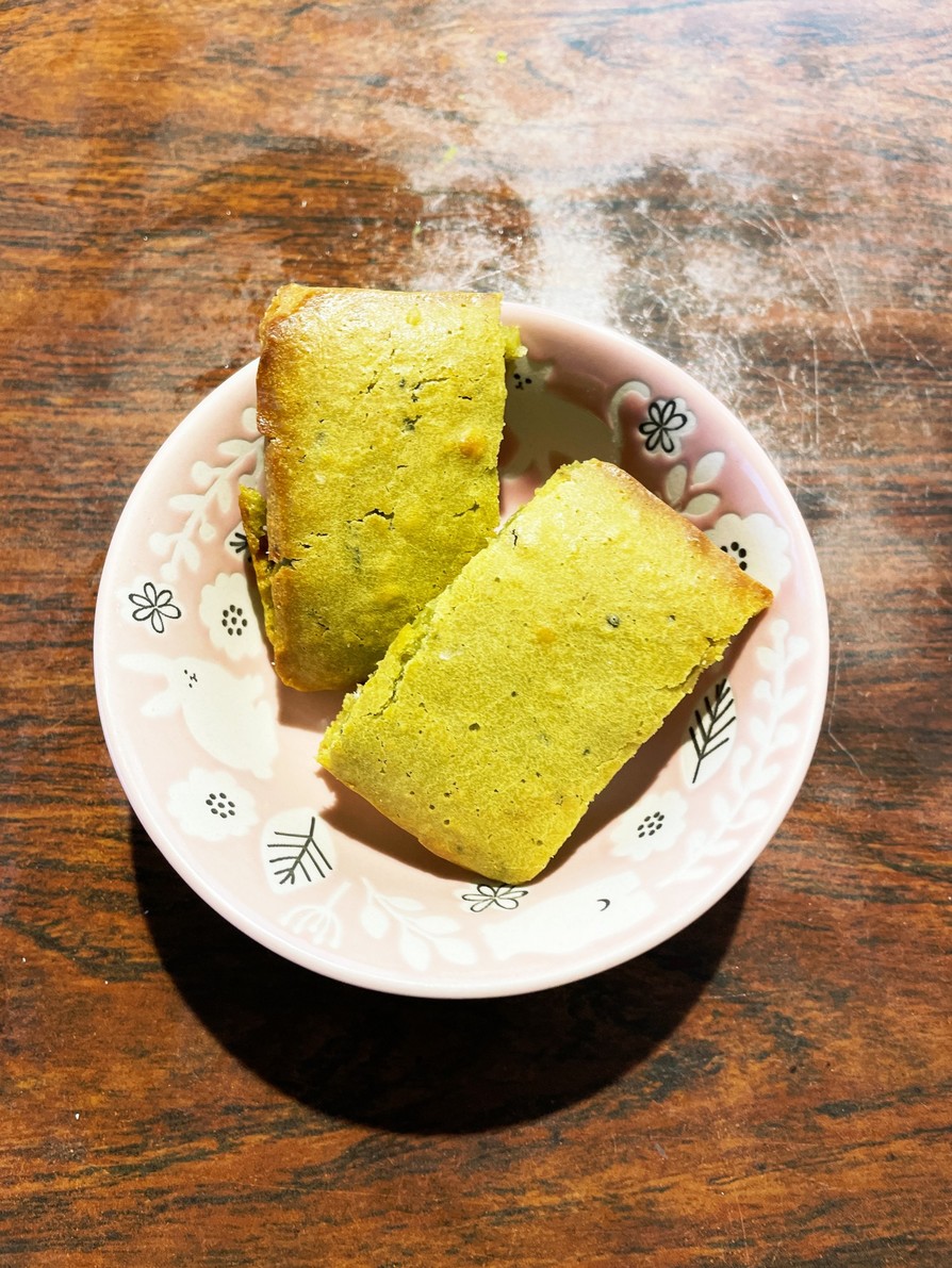 ヨーグルトと抹茶のミニパウンドケーキの画像