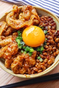 豚味噌×カリカリ焼き納豆のスタミナ丼