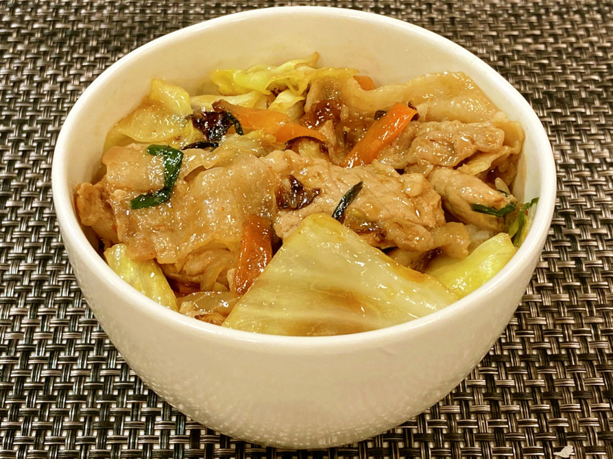 食欲そそる！肉野菜炒め丼！ by サンビシレシピ 【クックパッド】 簡単おいしいみんなのレシピが372万品 食欲そそる！肉野菜炒め丼！ by... 