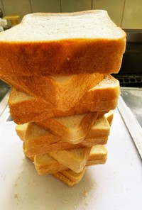 PB蓋で簡単！サンドイッチ用パンの切り方