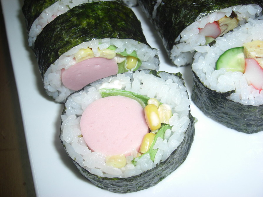 コーン＆ソーセージの太巻き寿司の画像
