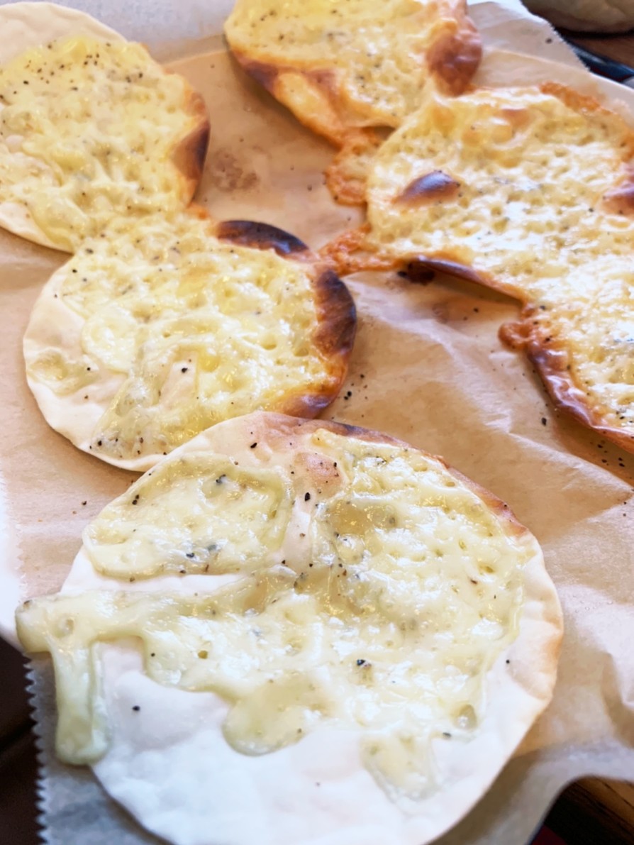 世界一簡単　餃子の皮で作る簡単なピザ！の画像