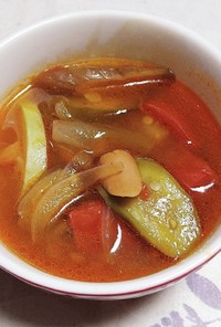 スープの素を使う、楽ちん夏野菜スープ