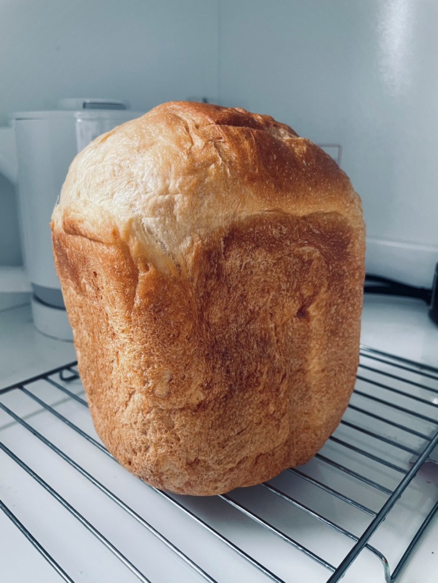 柔らかい普通の食パンの画像