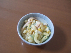 マカロニサラダ