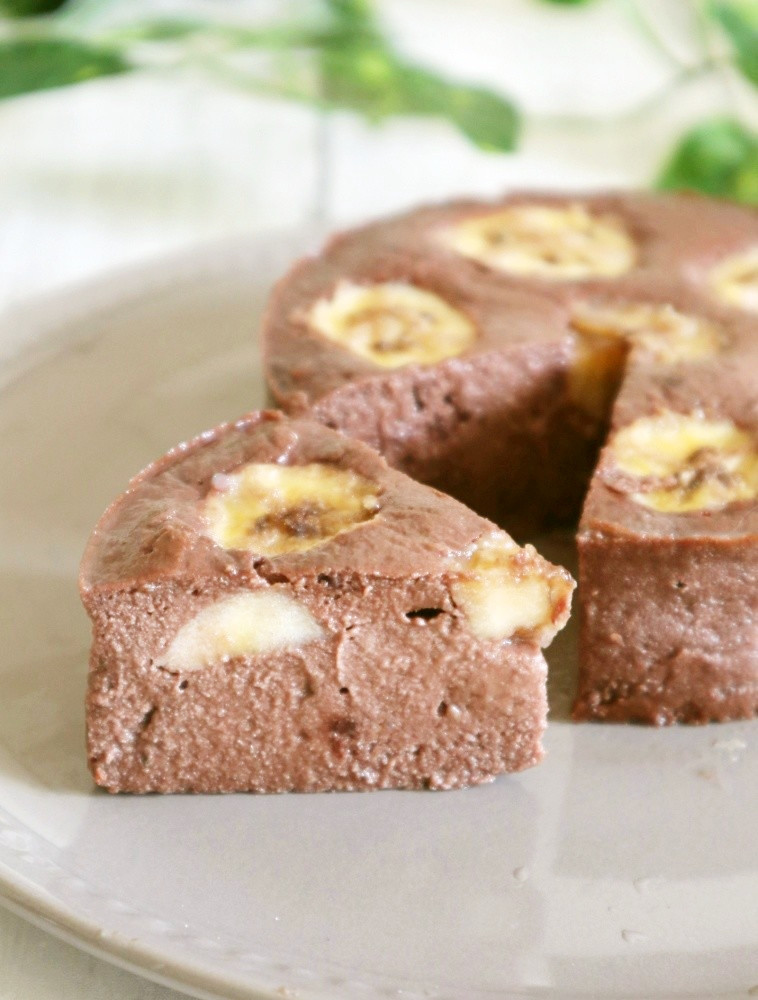  5つの材料で作るカップチョコレートチーズケーキのレシピ